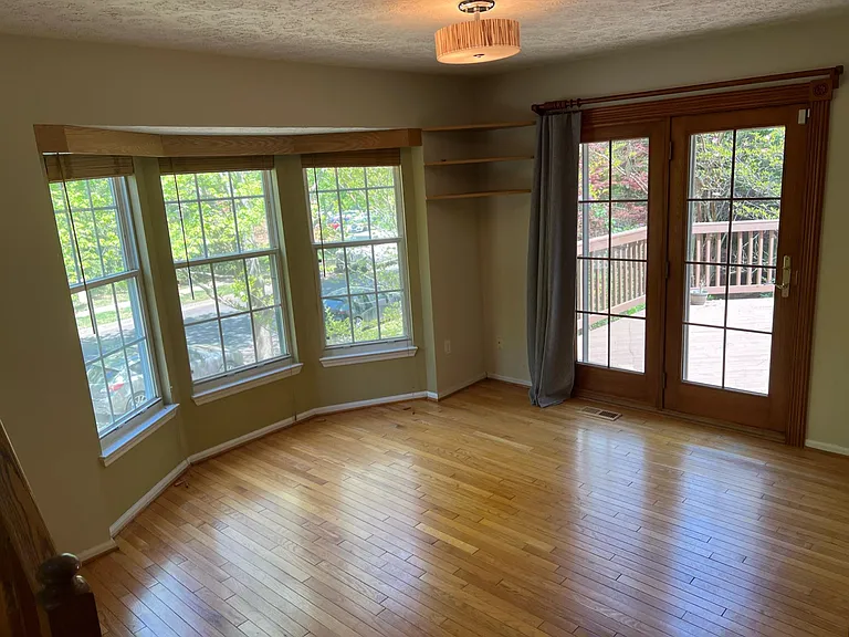 Dining/Back Upper Patio