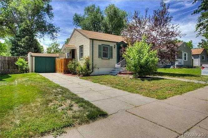 3 bed, 1.5 bath, 1254 sqft, $2,350 — Photo 2
