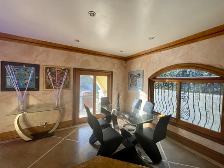 4266 Hillcrest Dr — Photo 11