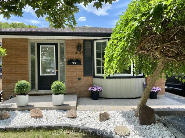 3157 Secord Pl, Niagara Falls, ON L2J 3K5