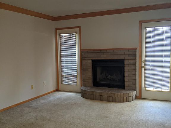 4th image of 3-1017 49th Ave #3