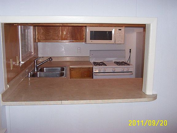 4th image of 2221 22nd St #A