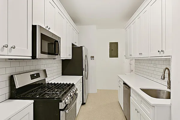 Rented by Exclusive Properties Sotheby's International Realty | media 34