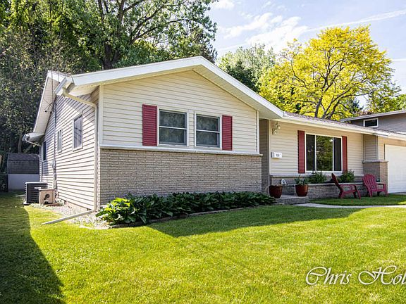 2nd image of 1528 Mount Mercy Dr NW