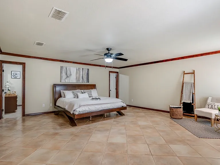 310 Salem Dr #1 — Photo 17