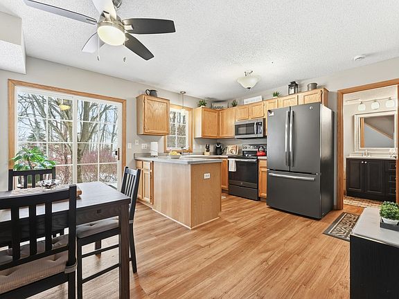 5th image of 7990 Forest Blvd APT D