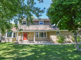 8742 Bay Filly Ln, Racine, WI 53402