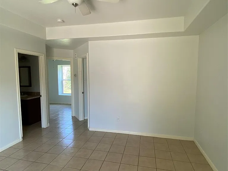 3815 Putnam Dr — Photo 9