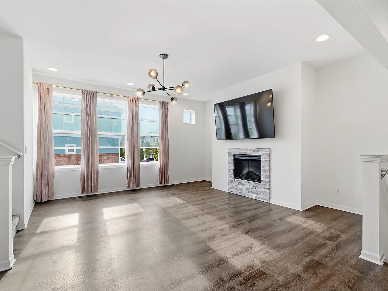 3 bed, 2.5 bath, 1780 sqft, $2,850 — Photo 2