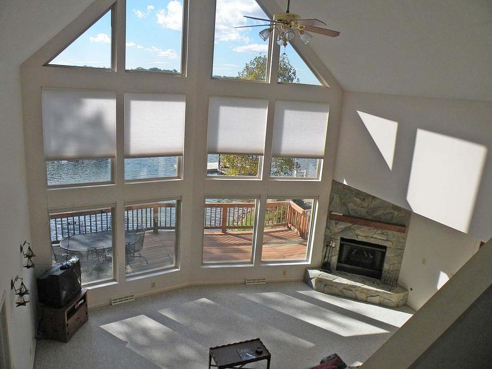 1st image of 503 Pine Dr
