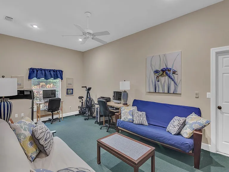 2225 Seaside St — Photo 16