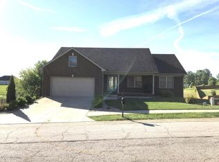 104 Victory Lake Dr, Vine Grove, KY 40175
