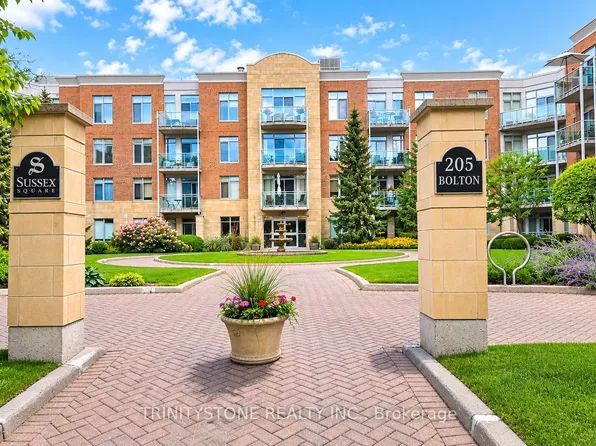 205 Bolton St #121, Ottawa, ON K1N 1K7