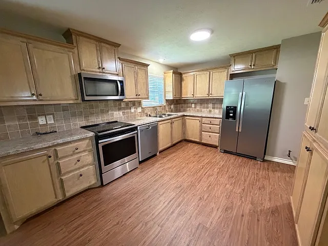 4954 East St — Photo 9