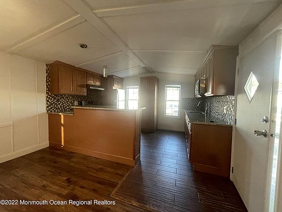 5th image of 16 Avenue A