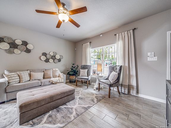 4th image of 2031 Silver Oak Dr #24-E