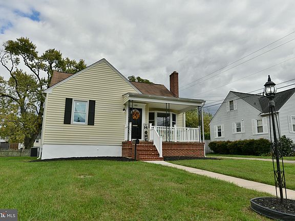 3rd image of 403 La Clair Ave