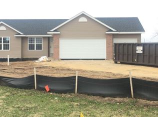 7877 American Rd, Machesney Park, IL 61115