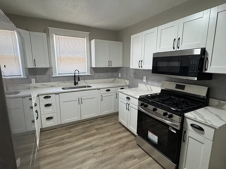 6425 Perry Ave — Photo 4