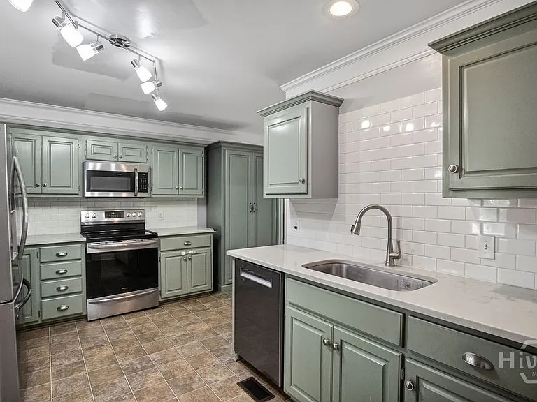 354 E Creek Bnd — Photo 6
