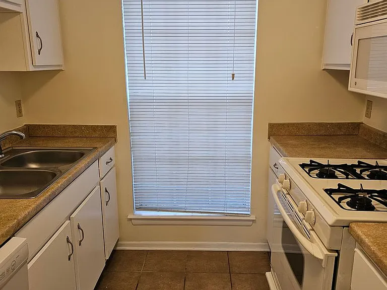 59 Knollwood Cir — Photo 13
