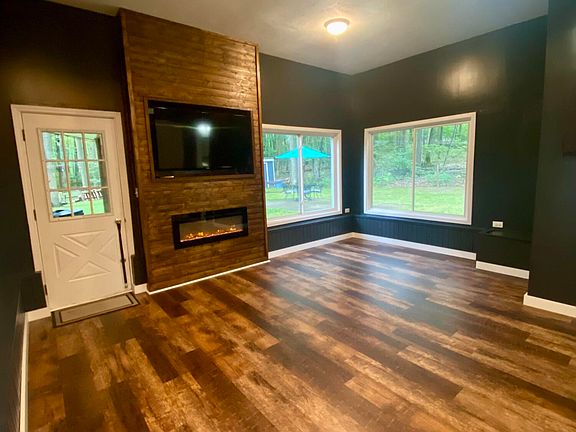 4th image of 8856 N Loxley Rd