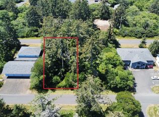655 Sunset Ave NE, Ocean Shores, WA 98569