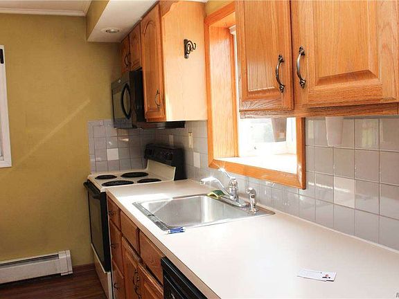 4th image of 26 Oakhurst St