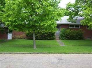 196 W Michigan Ave, Sebring, OH 44672