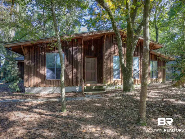 155 Laurel Ave, Fairhope, AL 36532