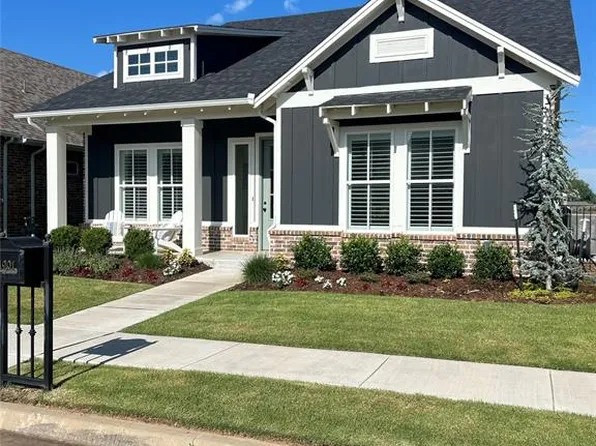 1901 Plaza District Dr, Edmond, OK 73034