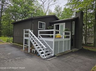 3332 Oberon Rd, Tobyhanna, PA 18466