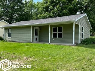 304 W 2nd St, Wayland, IA 52654
