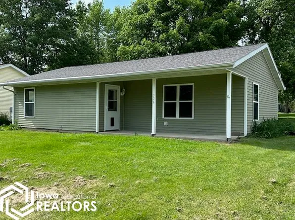 304 W 2nd St, Wayland, IA 52654
