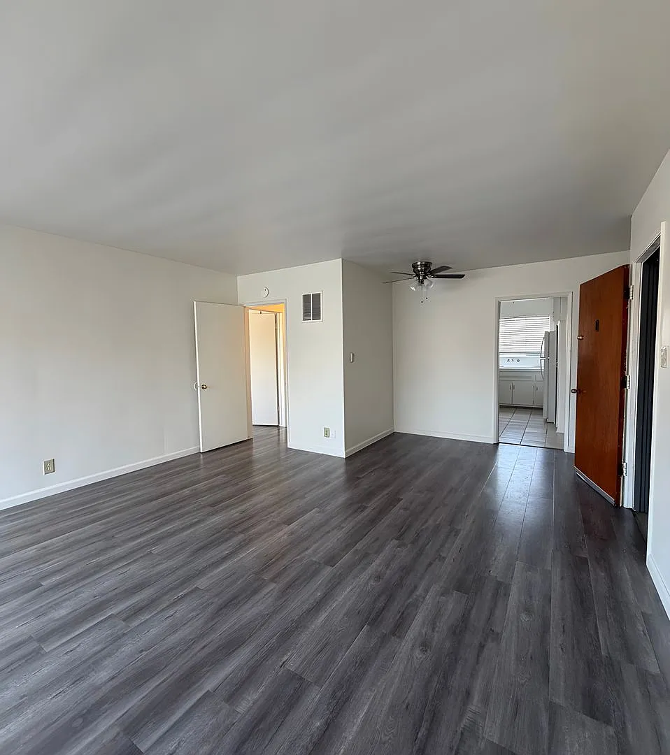 4132-38 Somerset Drive — Photo 1