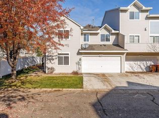 649 Kingfisher Ln, Woodbury, MN 55125