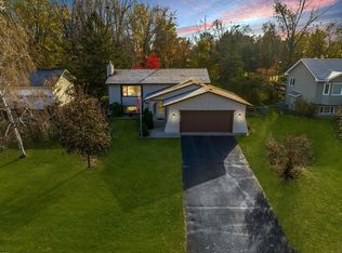 6718 E Shadow Lake Dr, Lino Lakes, MN 55014