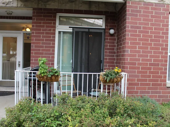 946 W Fry St Unit 1E, Chicago, IL 60642
