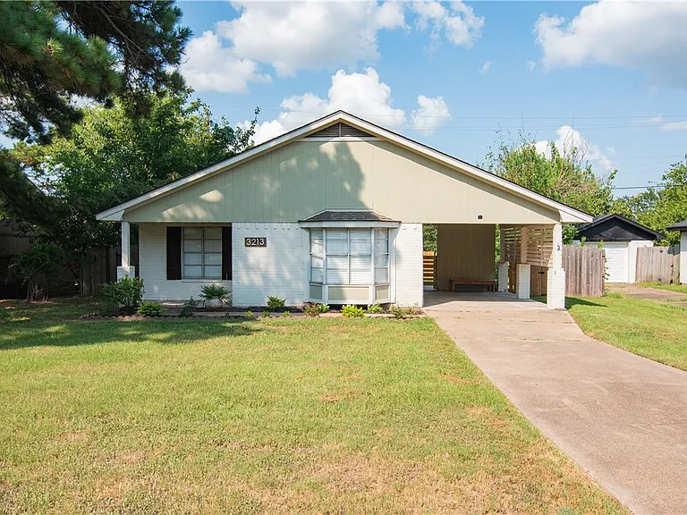 3213 Heatherwood Dr — Photo 1