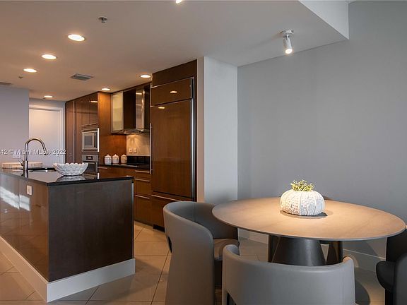 5th image of 3801 Collins Ave #704