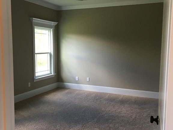 3rd image of 118 Carousel Cir