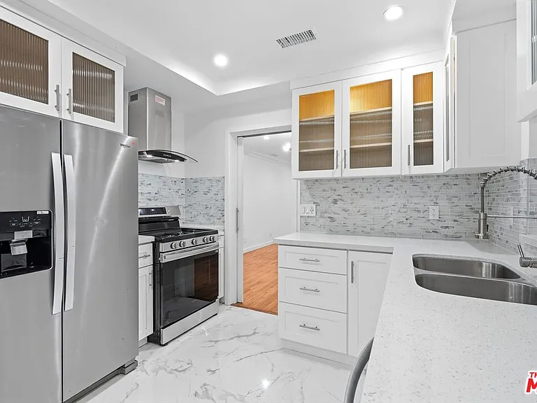 2938 Kansas Ave — Photo 15