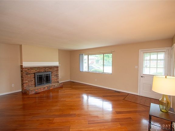 3rd image of 211 Lawndale Ave