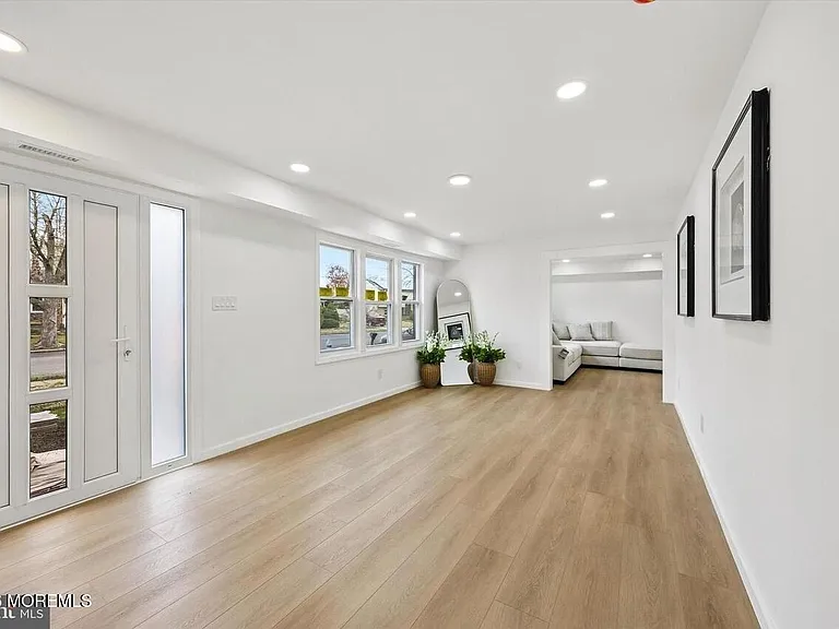16 Buckingham Rd — Photo 22