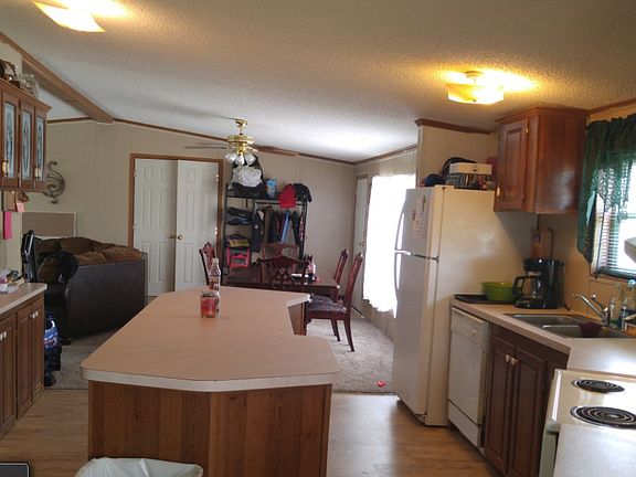 Kitchen looking twrd dining