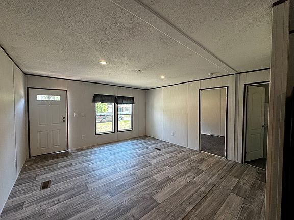 3rd image of 59 Bay Dr