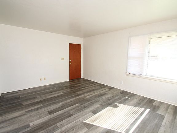4th image of 3216 Darwood Dr