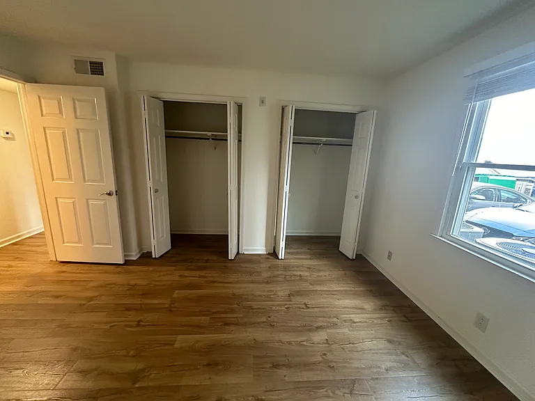 2905 Burch Ave #8 — Photo 16