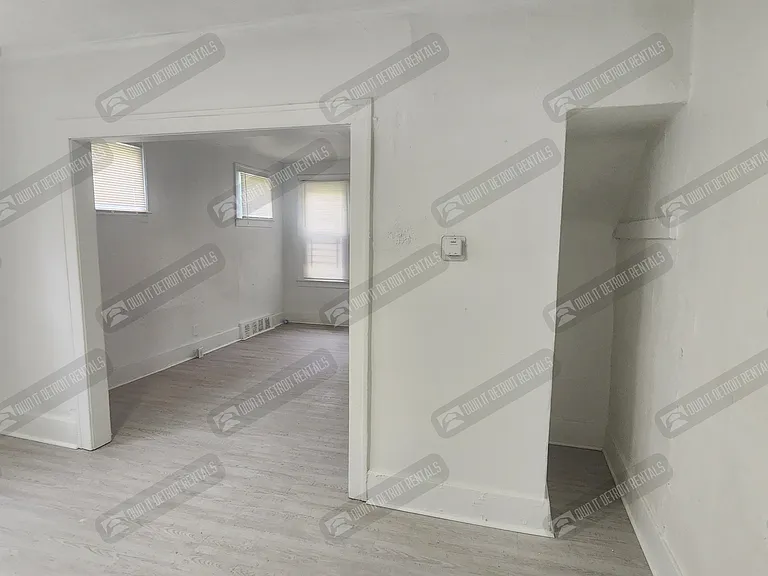 9839 Woodside St #4 — Photo 9