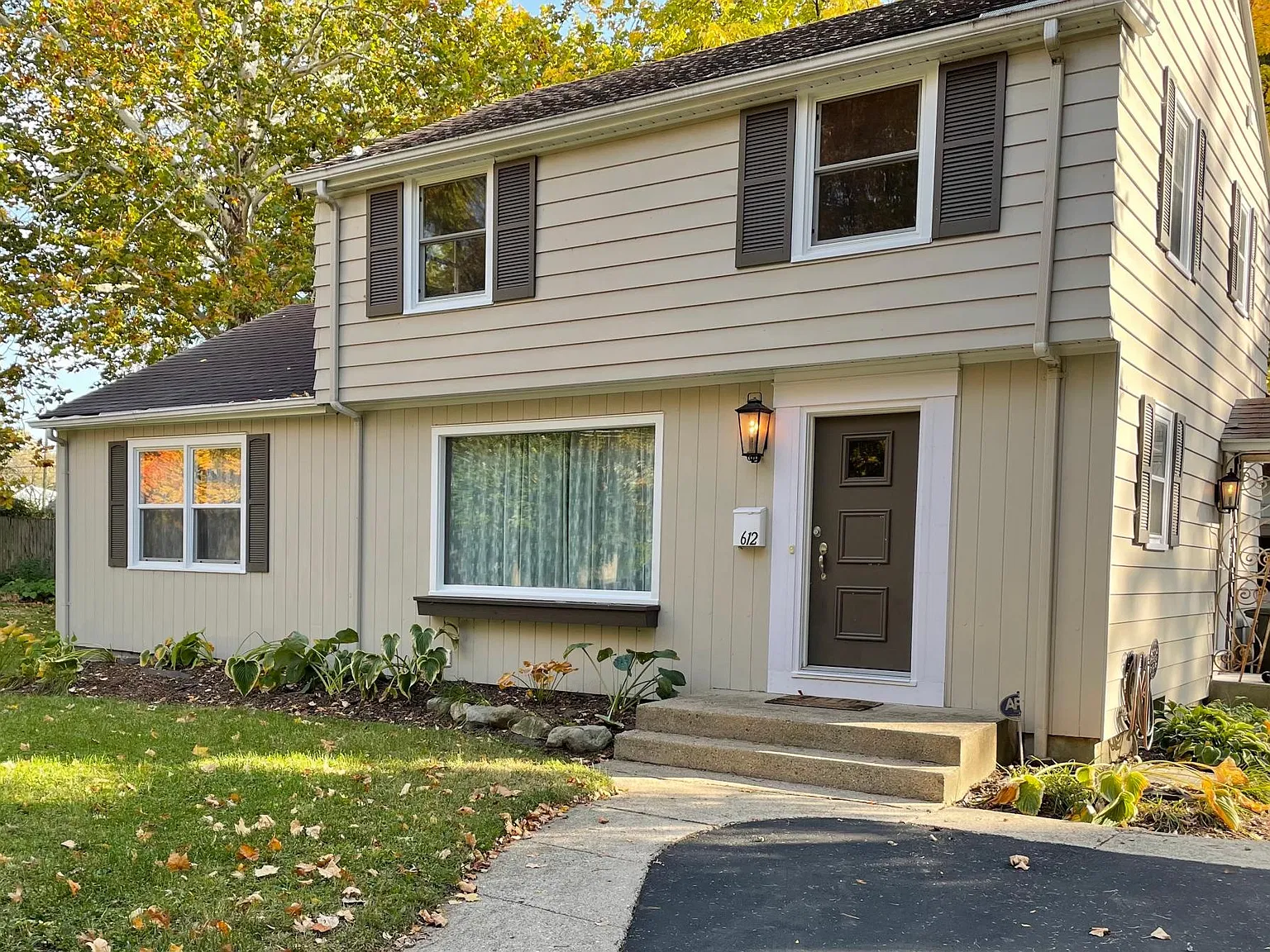 3 bed, 2.5 bath, 2200 sqft, $1,895 — Photo 1